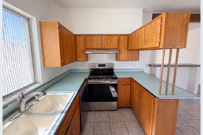 7434 E 18th Street, Tucson, AZ 85710 - Photo 7