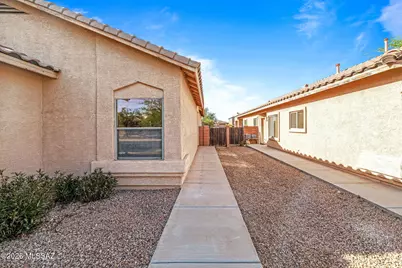 11856 W Fontenelle Drive, Marana, AZ 85653 - Photo 5