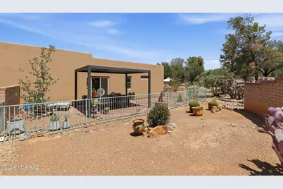 997 W Camino Erranle, Green Valley, AZ 85614 - Photo 13