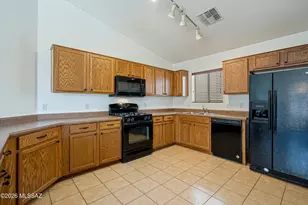 6339 E Garden Stone Dr, Tucson, AZ 85756 - Photo 13