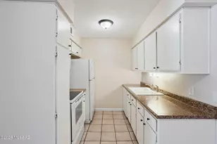 441 W Yucca Ct, Tucson, AZ 85704 - Photo 9