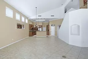 10706 N Hewitt Pl, Oro Valley, AZ 85737 - Photo 9