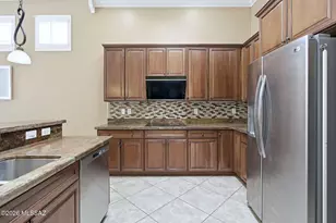 10706 N Hewitt Pl, Oro Valley, AZ 85737 - Photo 3