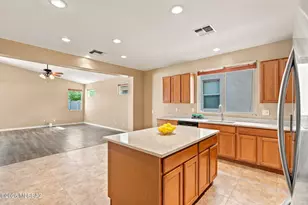 972 W Leatherleaf Dr, Tucson, AZ 85755 - Photo 15