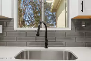 7957 E 19th Pl, Tucson, AZ 85710 - Photo 19