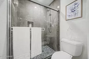 8271 N Oracle Rd, Oro Valley, AZ 85704 - Photo 17
