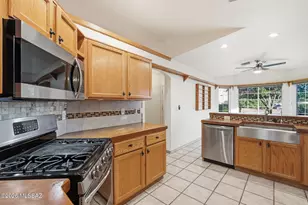 9161 N Clover Way, Tucson, AZ 85743 - Photo 3