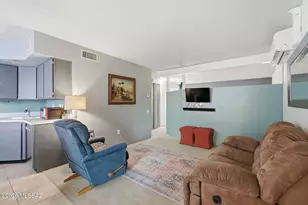 1091 S Calle De Las Casitas, Green Valley, AZ 85614 - Photo 3