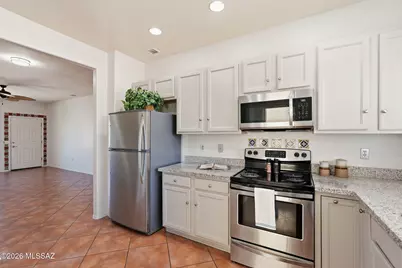 965 W Via Del Placio, Green Valley, AZ 85614 - Photo 9