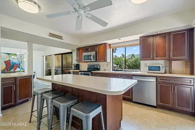 7129 E Chorro Circle, Tucson, AZ 85715 - Photo 9