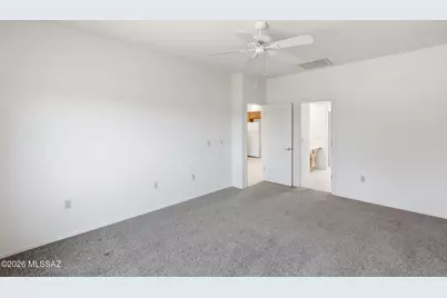 996 W VÃ­a De La Fonda, Green Valley, AZ 85614 - Photo 11