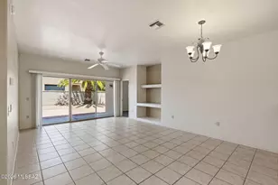 996 W VÃ­a De La Fonda, Green Valley, AZ 85614 - Photo 5