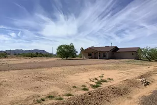 129 E Lehigh St, Pearce, AZ 85625 - Photo 1