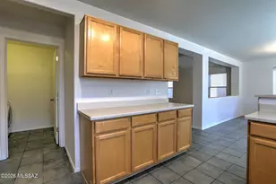 1057 W Sea Lion Dr, Tucson, AZ 85704 - Photo 11