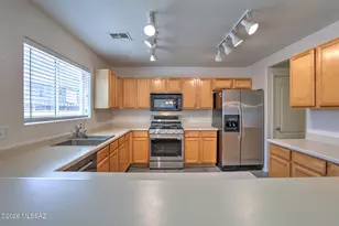 1057 W Sea Lion Dr, Tucson, AZ 85704 - Photo 7