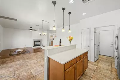 8273 N Amber Burst Drive, Tucson, AZ 85743 - Photo 15