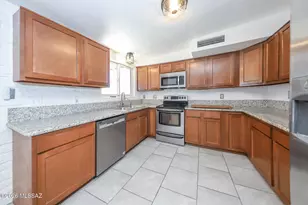 7821 E Joshua Pl, Tucson, AZ 85730 - Photo 11