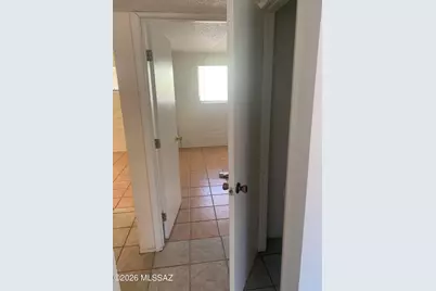 3241 E Monte Vista Drive, Tucson, AZ 85716 - Photo 9