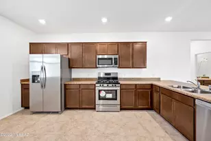 6330 S Crescent Peak Dr, Tucson, AZ 85706 - Photo 13