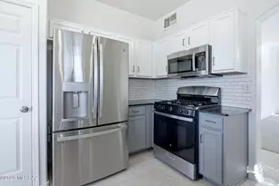 5564 W Painted Cliff Dr, Marana, AZ 85658 - Photo 19