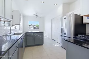 5564 W Painted Cliff Dr, Marana, AZ 85658 - Photo 17