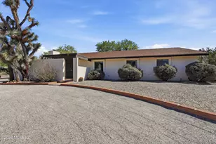 7725 E Manor Pl, Tucson, AZ 85750 - Photo 11