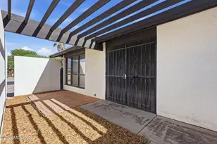 7725 E Manor Pl, Tucson, AZ 85750 - Photo 13