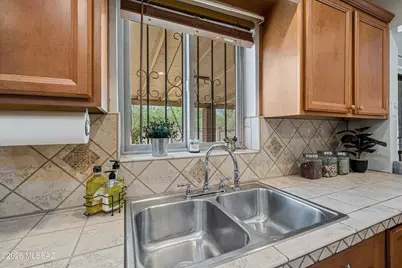 6341 E Scarlett Street, Tucson, AZ 85710 - Photo 15