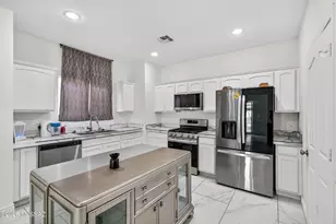 8367 W Kittiwake Ln, Tucson, AZ 85757 - Photo 13