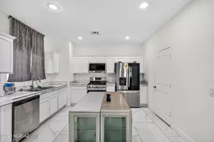 8367 W Kittiwake Ln, Tucson, AZ 85757 - Photo 11