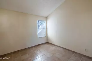 1324 N Honeyrose Ave, Tucson, AZ 85745 - Photo 13