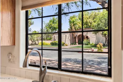 5560 E Miles Circle, Tucson, AZ 85712 - Photo 15