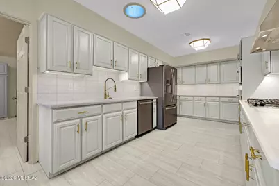 6990 N Paloma Drive, Tucson, AZ 85704 - Photo 11