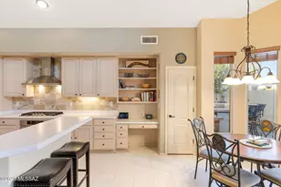 11556 N Via de la Verbenita, Oro Valley, AZ 85737 - Photo 11