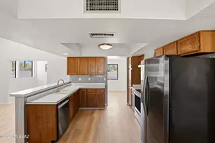 4690 N Shinumo Dr, Tucson, AZ 85749 - Photo 7