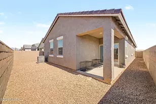 10502 W Thetford Ln, Marana, AZ 85653 - Photo 15