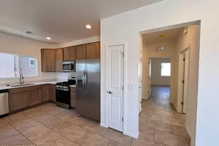 608 S Clubhouse Ln, Sierra Vista, AZ 85635 - Photo 7