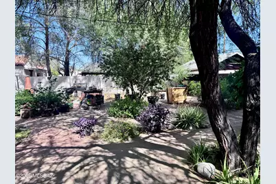 2430 E Adams Street, Tucson, AZ 85719 - Photo 9