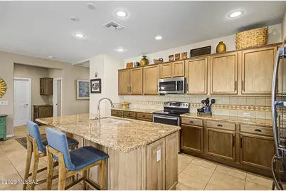 1762 E Burning Hill Drive, Green Valley, AZ 85614 - Photo 7