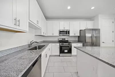 21714 E Holstein Way, Red Rock, AZ 85145 - Photo 11