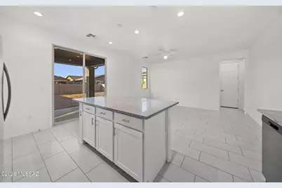 21714 E Holstein Way, Red Rock, AZ 85145 - Photo 13