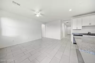 21714 E Holstein Way, Red Rock, AZ 85145 - Photo 7
