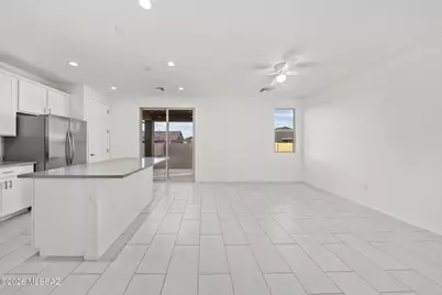 21714 E Holstein Way, Red Rock, AZ 85145 - Photo 3