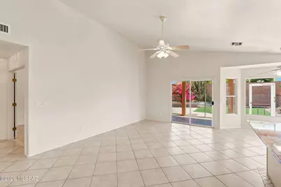 10578 N Camino Rosas Nuevas, Oro Valley, AZ 85737 - Photo 13