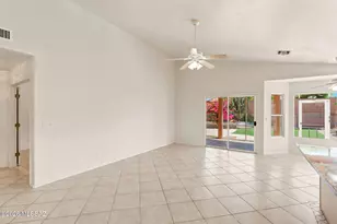 10578 N Camino Rosas Nuevas, Oro Valley, AZ 85737 - Photo 13