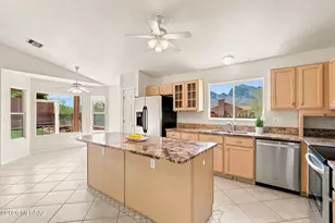 10578 N Camino Rosas Nuevas, Oro Valley, AZ 85737 - Photo 17