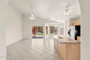 10578 N Camino Rosas Nuevas, Oro Valley, AZ 85737 - Photo 11