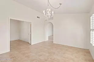 10578 N Camino Rosas Nuevas, Oro Valley, AZ 85737 - Photo 9