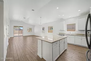 8806 W Weeping Dalea Dr, Marana, AZ 85653 - Photo 15