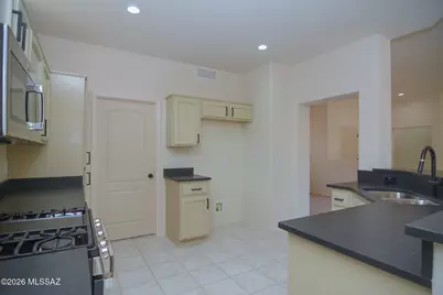14035 N Biltmore Drive, Oro Valley, AZ 85755 - Photo 11